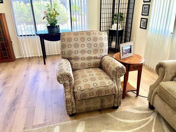 1983 CAVCO  Manufactured Home