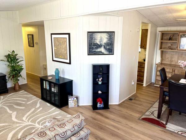 1983 CAVCO  Manufactured Home