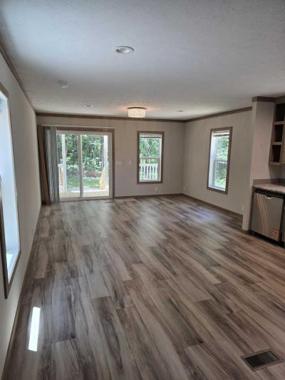 Photo 2 of 17 of home located at 410 B Cooper Dearing Rd Alvaton, KY 42122