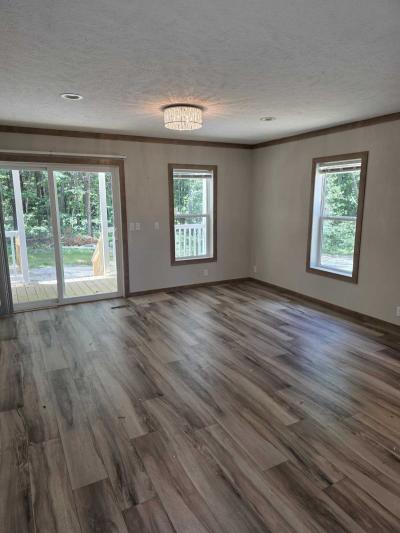 Photo 3 of 17 of home located at 410 B Cooper Dearing Rd Alvaton, KY 42122