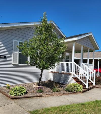 Photo 2 of 15 of home located at 2669 Biscayne Court Lapeer, MI 48446