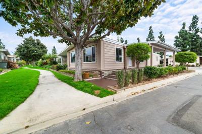 Photo 3 of 17 of home located at 215 Lakepark Dr Placentia, CA 92870