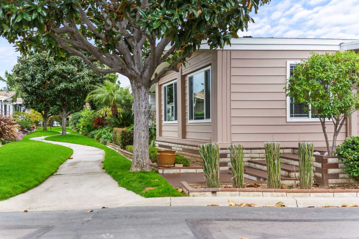 Photo 2 of 17 of home located at 215 Lakepark Dr Placentia, CA 92870