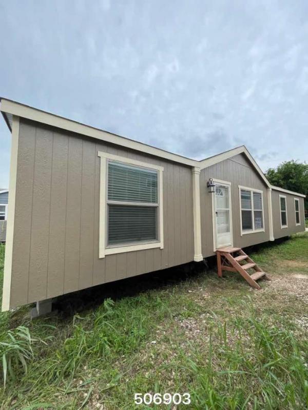 Photo 1 of 2 of home located at Titan Factory Direct Homes 4913 S Ih-35 Georgetown, TX 78626