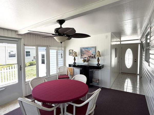 1990 Palm Harbor Manufactured Home