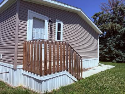 Photo 5 of 27 of home located at 327 SE Green Park Cr. #A8 Ankeny, IA 50021