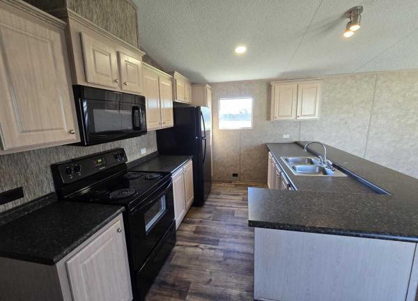 1987  Mobile Home For Sale