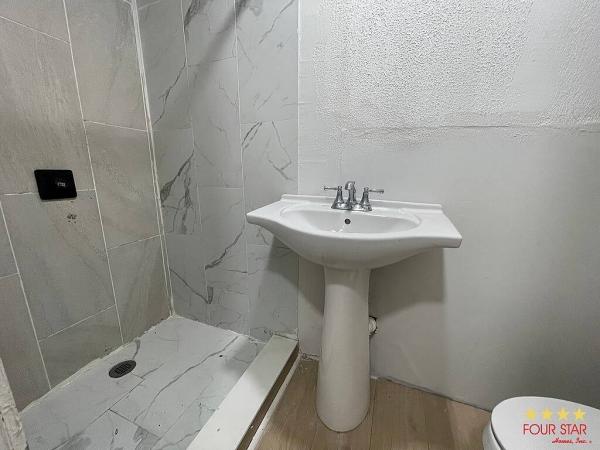 1984 ESTA  Home