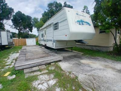 Mobile Home at 10675 Seminole Blvd, Lot 18 Largo, FL 33778