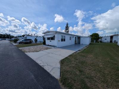 Photo 2 of 14 of home located at 603 63rd Ave W #B18 Bradenton, FL 34207