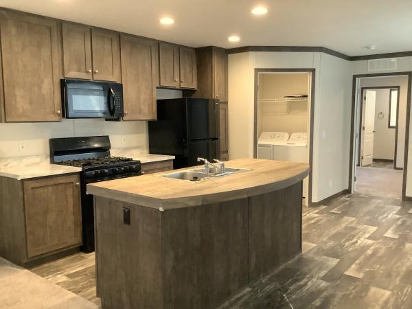 2022 Clayton 95PLH16763J Mobile Home