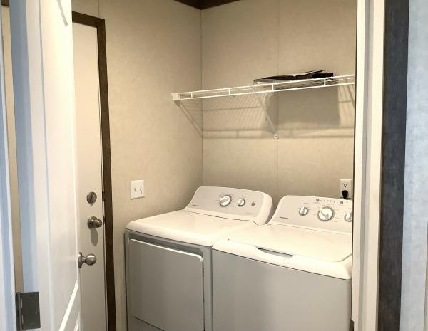 2022 Clayton 95PLH16763J Mobile Home
