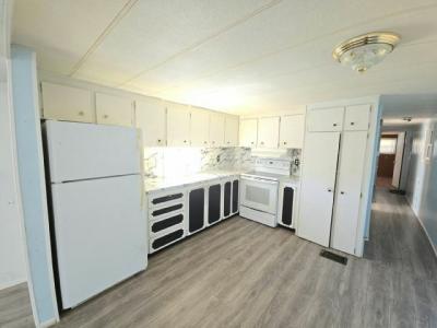 Photo 3 of 10 of home located at 14300 66th St. N #605 Clearwater, FL 33764