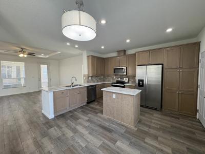 Photo 4 of 20 of home located at 3301 S Goldfield Road Lot 5040 Apache Junction, AZ 85119