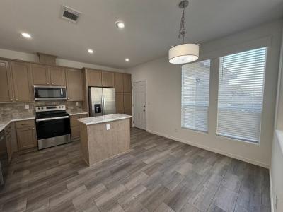 Photo 2 of 20 of home located at 3301 S Goldfield Road Lot 5040 Apache Junction, AZ 85119