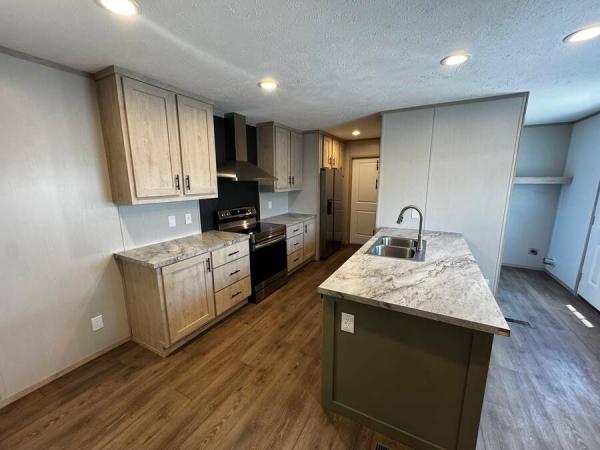 2024 76CEJ16663AH24  Home