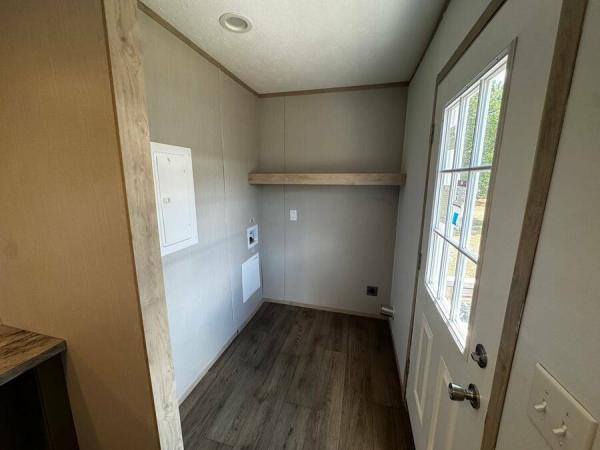 2024 76CEJ16663AH24  Home