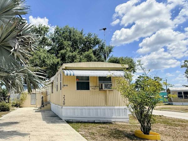 Photo 1 of 2 of home located at 1043 Indiana St Fort Meade, FL 33841
