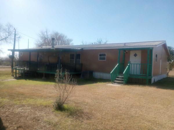 Photo 1 of 2 of home located at 873 Country Trail Pleasanton, TX 78064