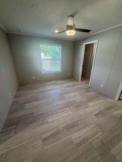 Photo 5 of 14 of home located at 17031 Langton Macomb, MI 48044