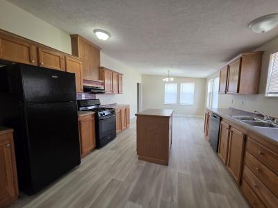 Photo 4 of 10 of home located at 690 Thomas J Drive Flint, MI 48506
