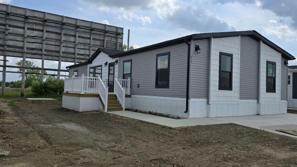 Photo 1 of 2 of home located at 27484 Oregon Rd. Lot 215 Perrysburg, OH 43551
