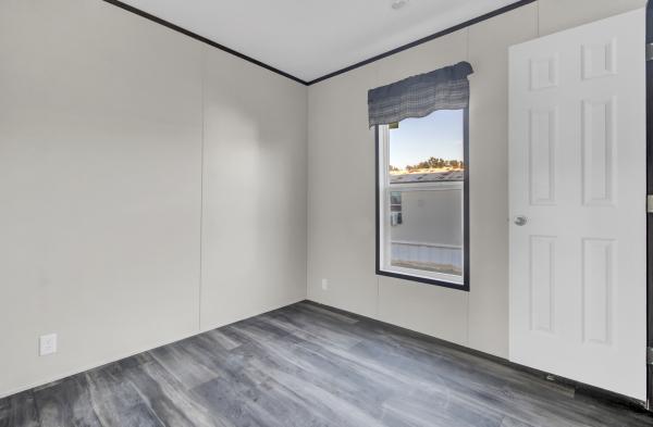 2024 Clayton 285 41VIS16683AH23  Home