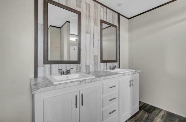 2024 Clayton 285 41VIS16683AH23  Home