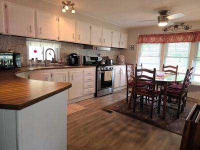 Photo 4 of 13 of home located at 108 Hickory Circle Elyria, OH 44035