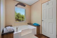 2018 CMH Manufacturing, Inc. 38SSP28764AH18 Manufactured Home