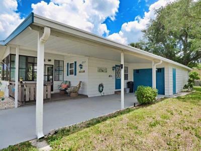 Photo 4 of 38 of home located at 1217 La Flosita Drive Port Orange, FL 32129