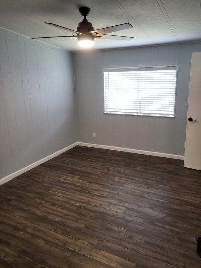 Photo 4 of 23 of home located at 140 Lakeside Dre North Fort Myers, FL 33903