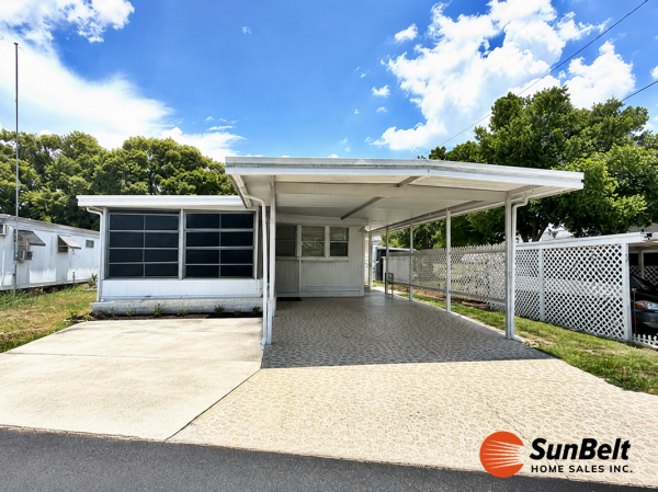 Photo 1 of 2 of home located at 81 Gardenia Avenue Mount Dora, FL 32757