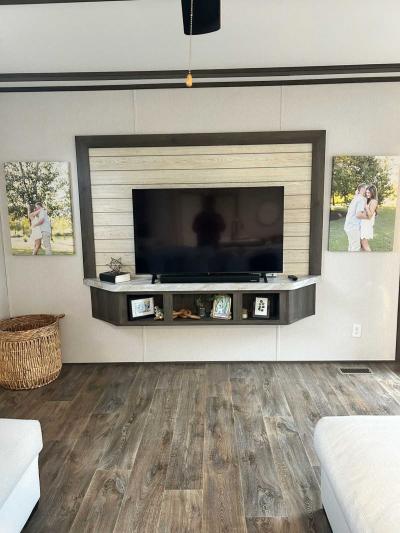 Photo 2 of 8 of home located at 22550 Fm 306 Canyon Lake, TX 78133