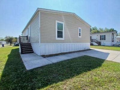 Photo 4 of 10 of home located at 2059 Wake Forest Drive Orlando, FL 32826