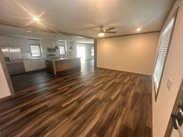 2025 Clayton 52NXI28603A Mobile Home