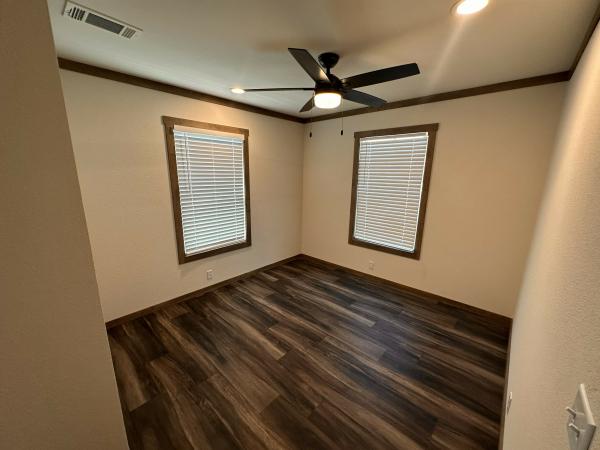 2025 Clayton 52NXI28603A Mobile Home