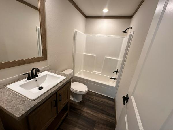 2025 Clayton 52NXI28603A Mobile Home