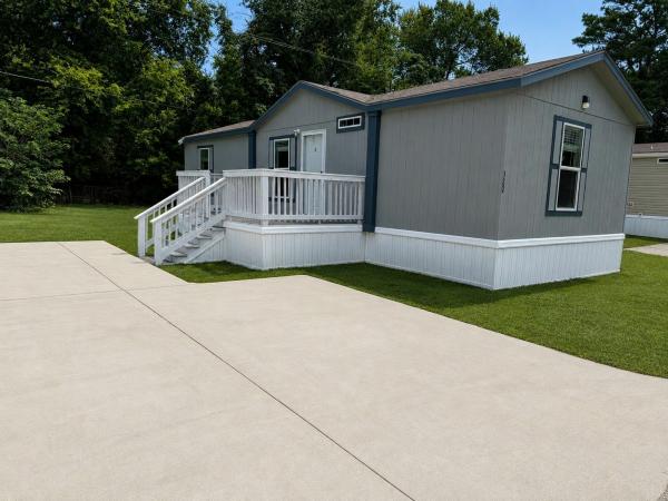Photo 1 of 2 of home located at 320 Sara Lane Huntsville, TX 77340