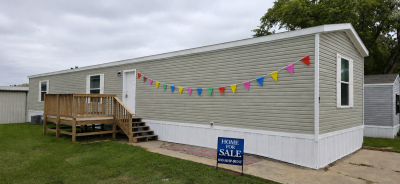 Mobile Home at 2 Deerwood Dr Centralia, IL 62801