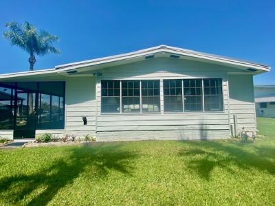 Photo 4 of 19 of home located at 572 Wainsbrook Melbourne, FL 32934