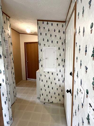 Photo 6 of 11 of home located at 28 Thomas Blvd NW Massillon, OH 44646