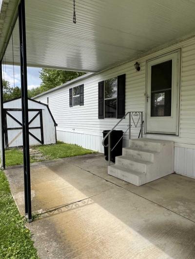 Photo 3 of 11 of home located at 28 Thomas Blvd NW Massillon, OH 44646