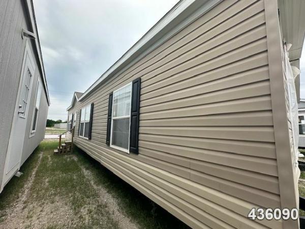 Photo 1 of 2 of home located at Solitaire Homes Of Kingston 1013 Highway 70 E Kingston, OK 73439