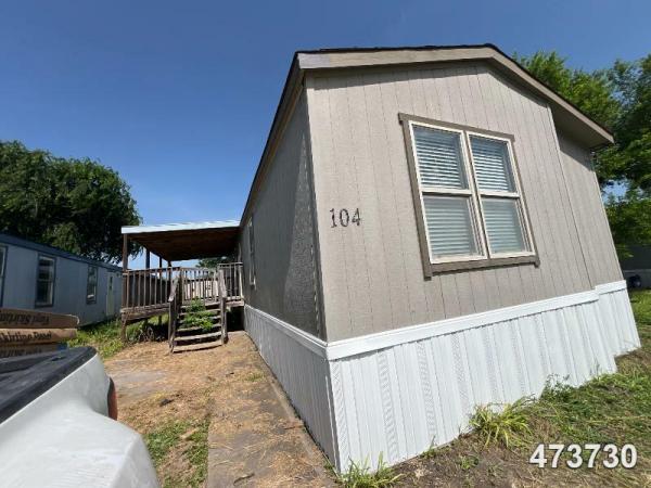 Photo 1 of 2 of home located at University Mobile Home Park 1715 W Johnston Ave Trlr 104 Kingsville, TX 78363