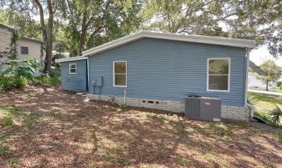 Photo 5 of 18 of home located at 532 Spruce Dr Lady Lake, FL 32159