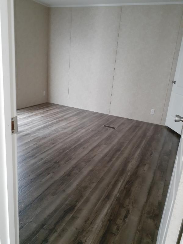 2018 Red mobile Home