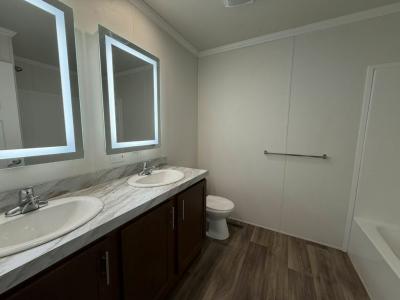 Photo 5 of 9 of home located at 2525 County Line Rd., #258 Des Moines, IA 50321