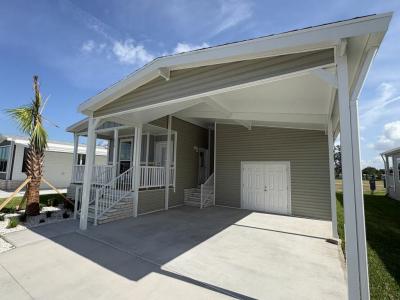 Photo 2 of 20 of home located at 1638 Voyager Drive Sarasota, FL 34234