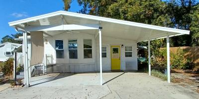 Mobile Home at 37533 Erika Ln Zephyrhills, FL 33541
